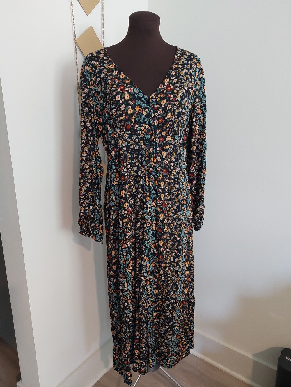 Angie Floral Maxi Dress - Picture 7 of 7